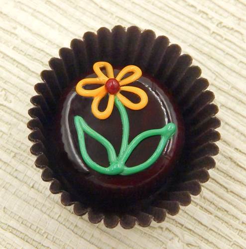 Click to view detail for HG-162 Choc Treat with Mango Wildflower $47